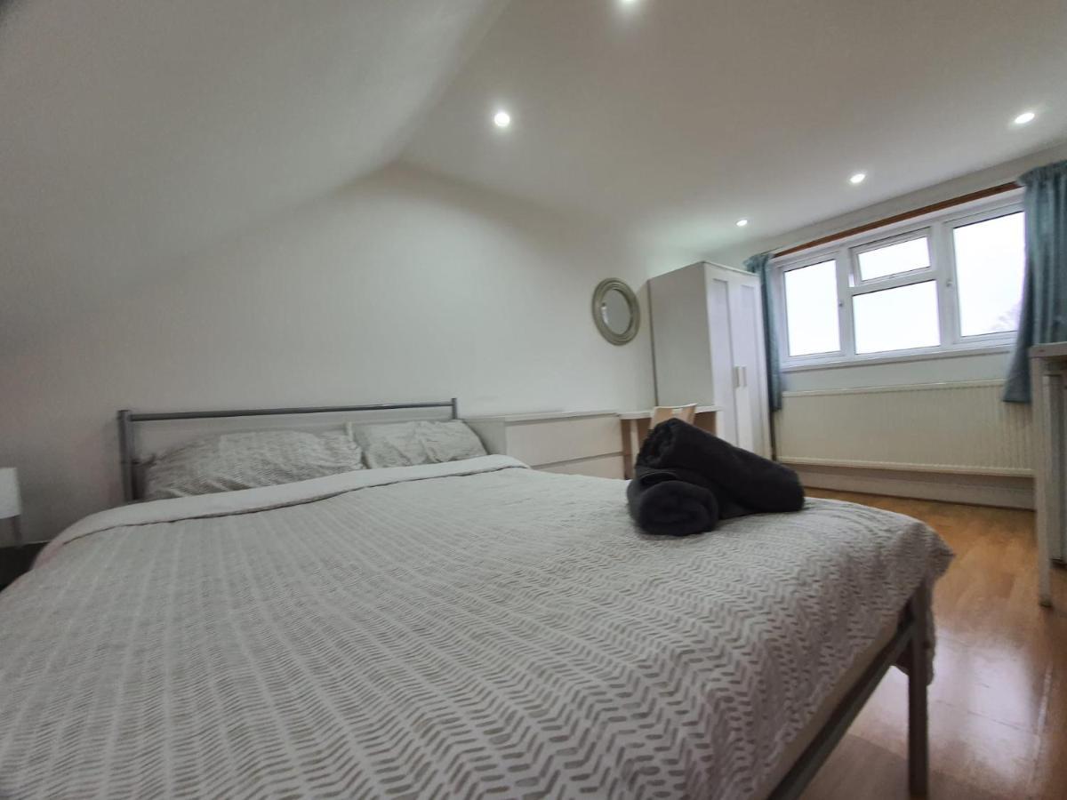Eastwood Rooms Goodmayes Экстерьер фото
