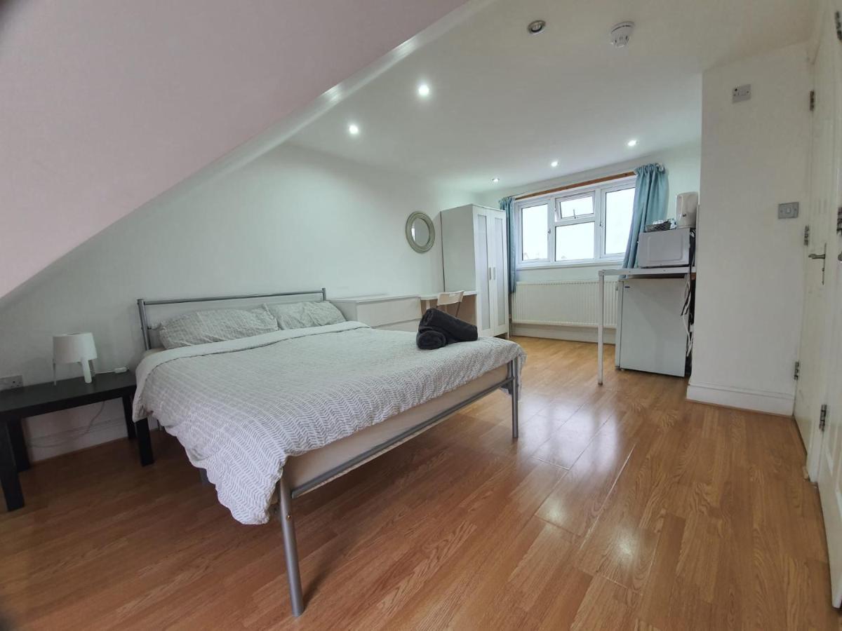 Eastwood Rooms Goodmayes Экстерьер фото