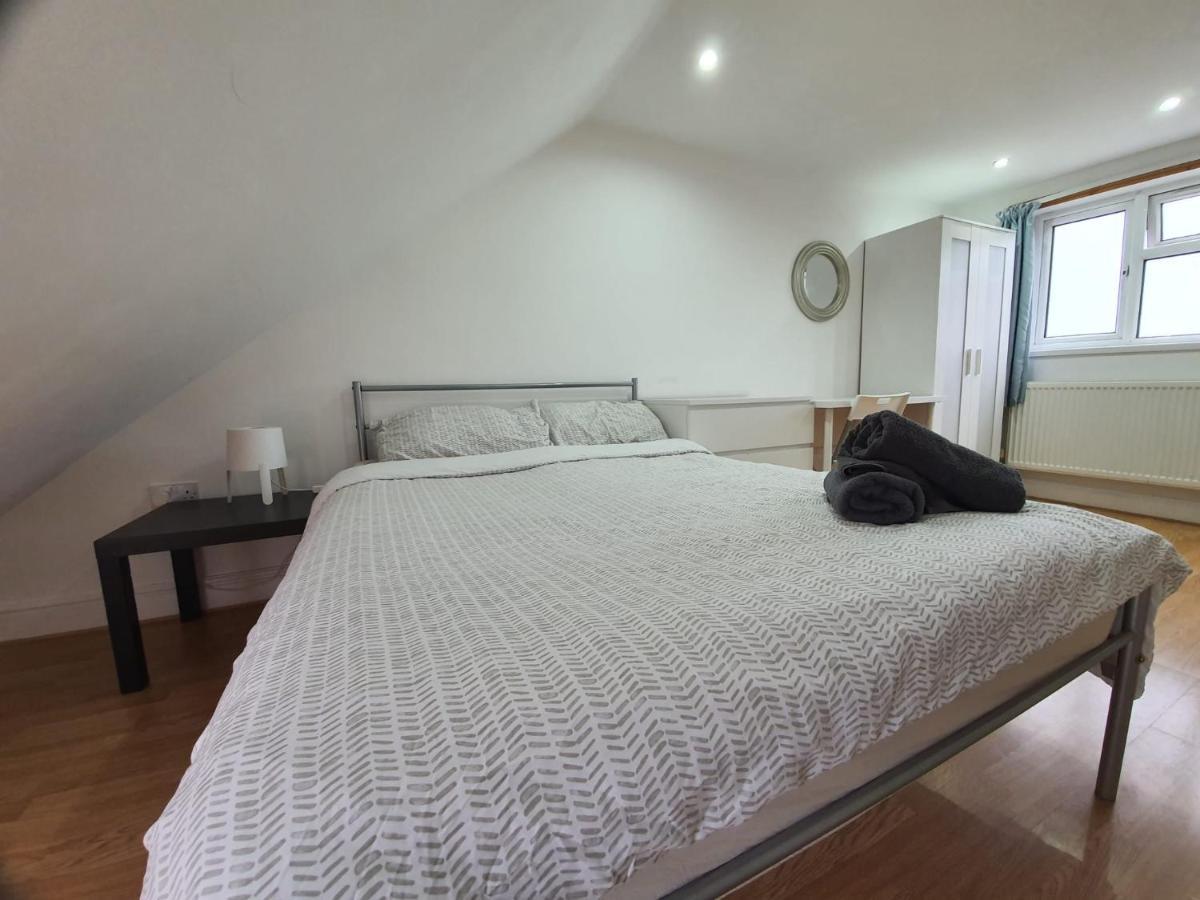 Eastwood Rooms Goodmayes Экстерьер фото
