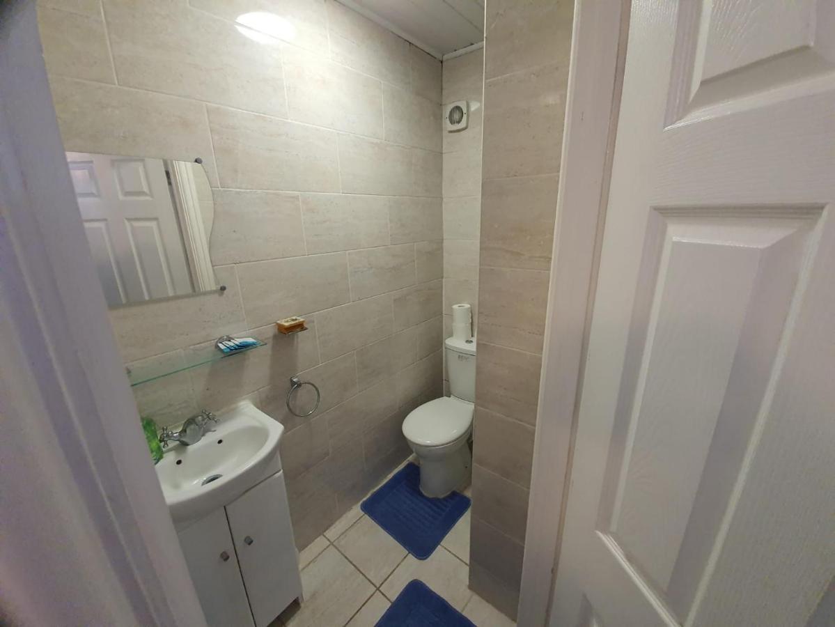 Eastwood Rooms Goodmayes Экстерьер фото