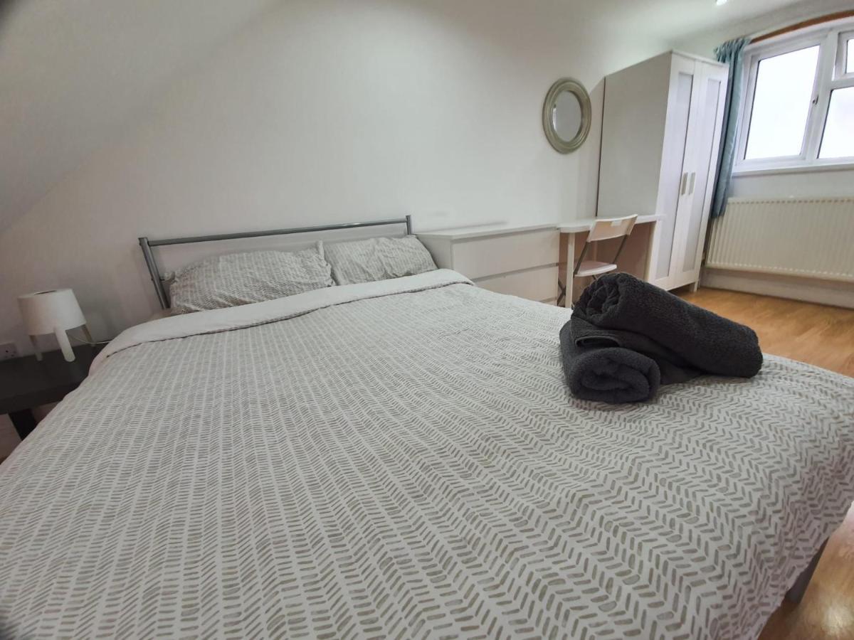 Eastwood Rooms Goodmayes Экстерьер фото
