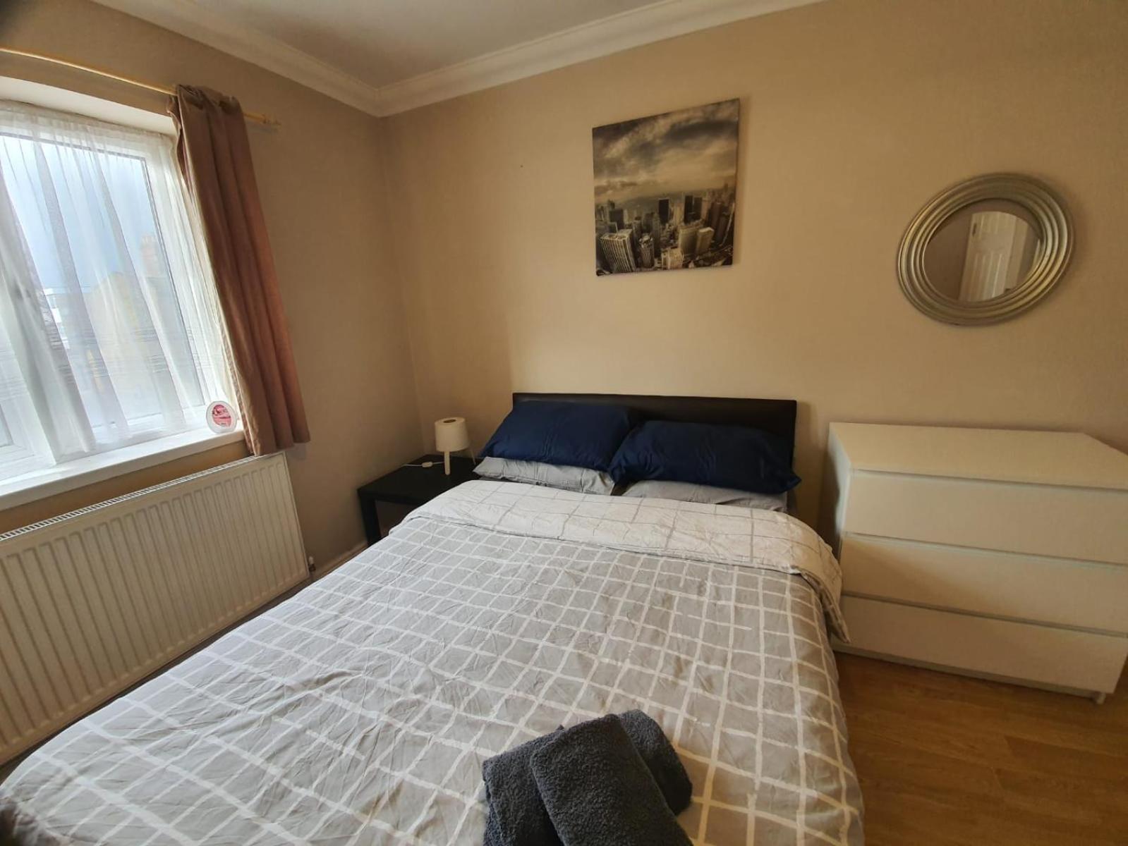 Eastwood Rooms Goodmayes Экстерьер фото